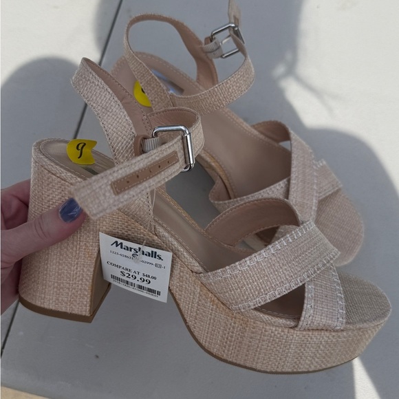 Dolce Vita Strappy Block Heel Sandals - Picture 2 of 4